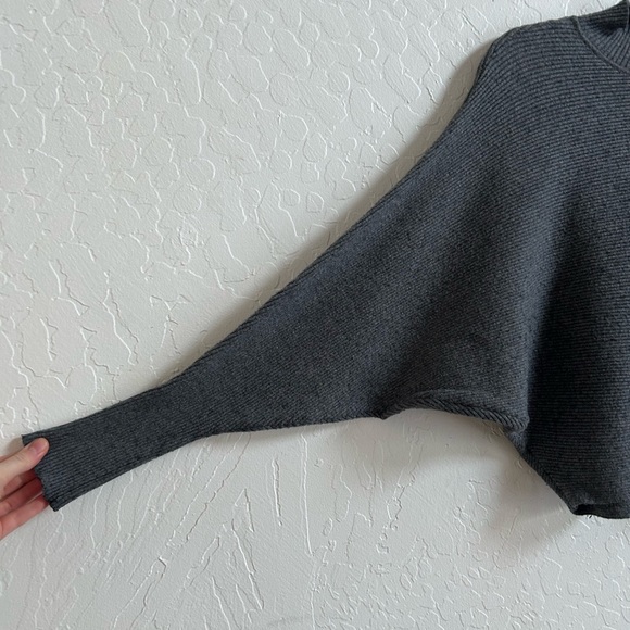 Zara Grey Ribbed Crewneck Sweater - Picture 4 of 5